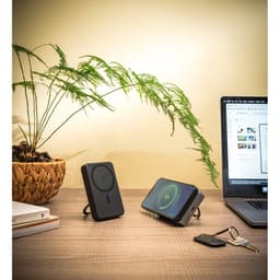 WARSHEL 10. Bateria portátil magnética em ABS 100% reciclado com suporte, carregador por indução (wireless) super-rápido 15W e capacidade de 10'000 mAh Code.: 97143 - foto 5